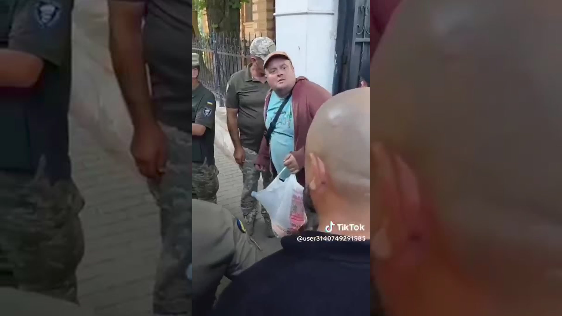 UA POV: Newly mobilized Ukrainian conscripts in Chernivtsi, being loaded onto a bus by the TCC